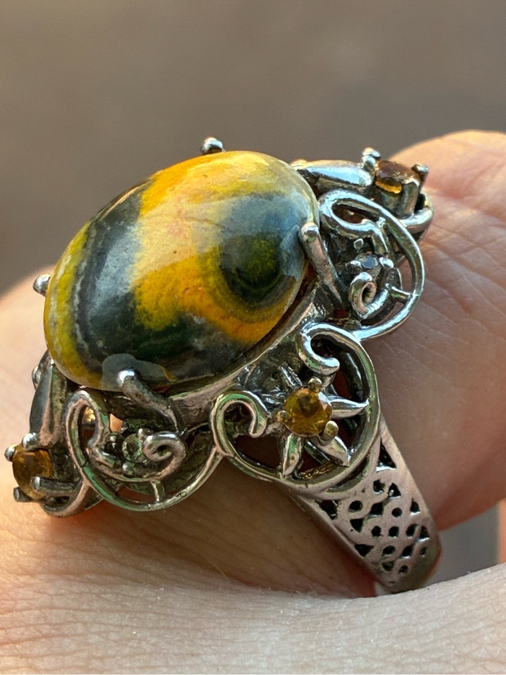 Huge genuine bumble bee jasper/citrine SUN design on side ring- new with tags
